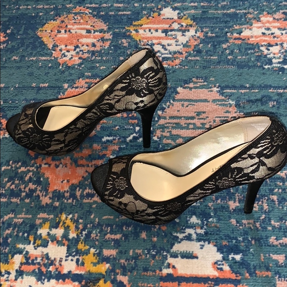 Fione Night Black and Beige Heels
